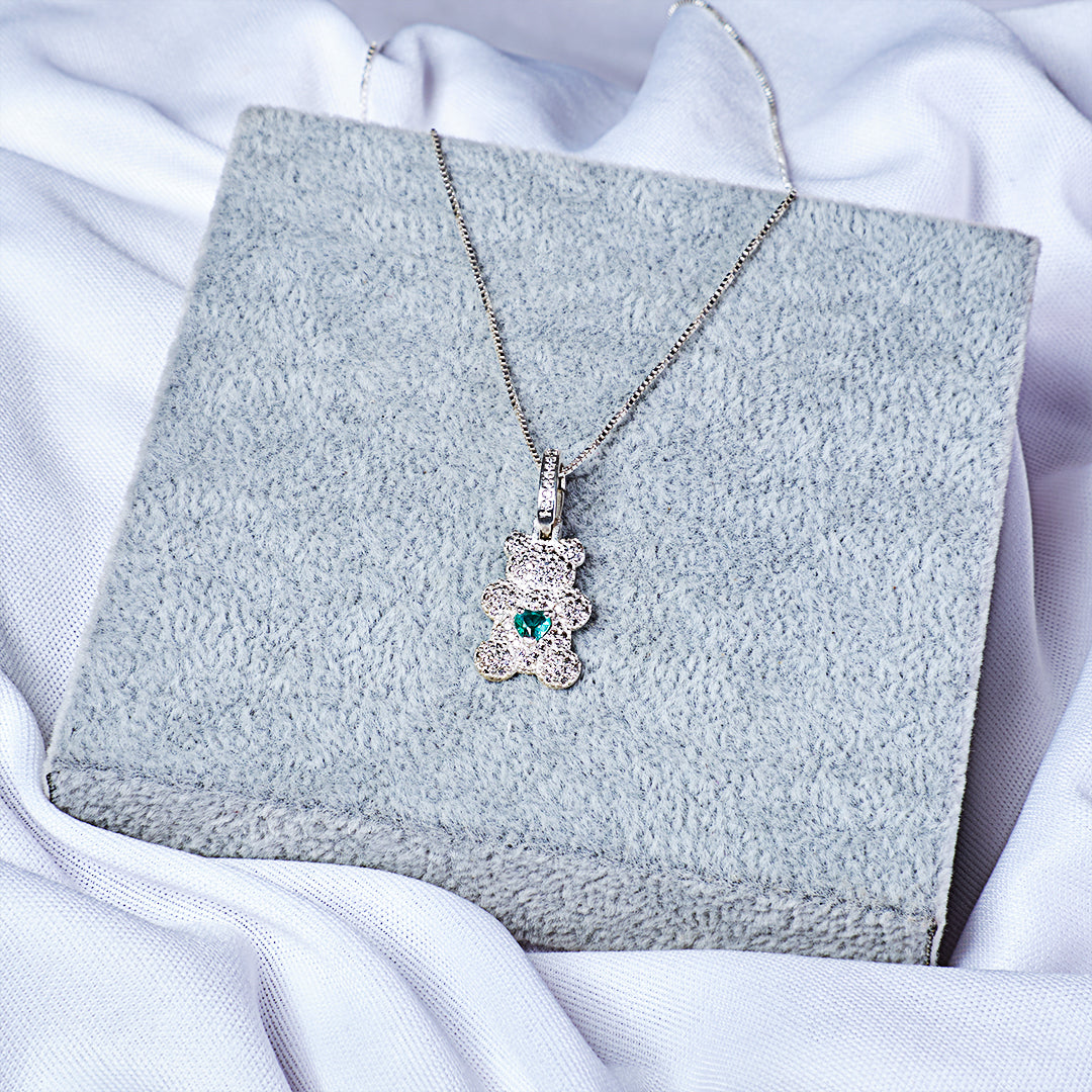 Colar de Urso Cravejado com Ponto de Luz Verde e Corrente veneziana em Prata 925